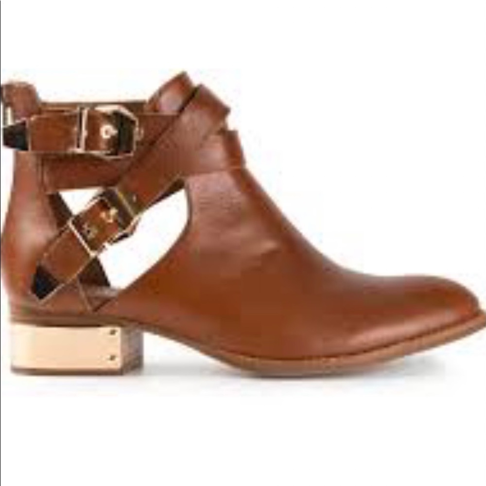 Everly Brown Boots